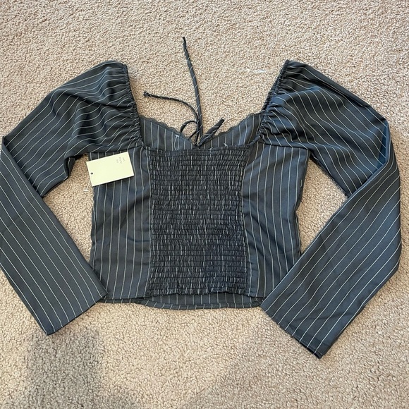 PIE IN THE SKY Gray Pinstripe Long Sleeve Crop Top - Picture 8 of 9